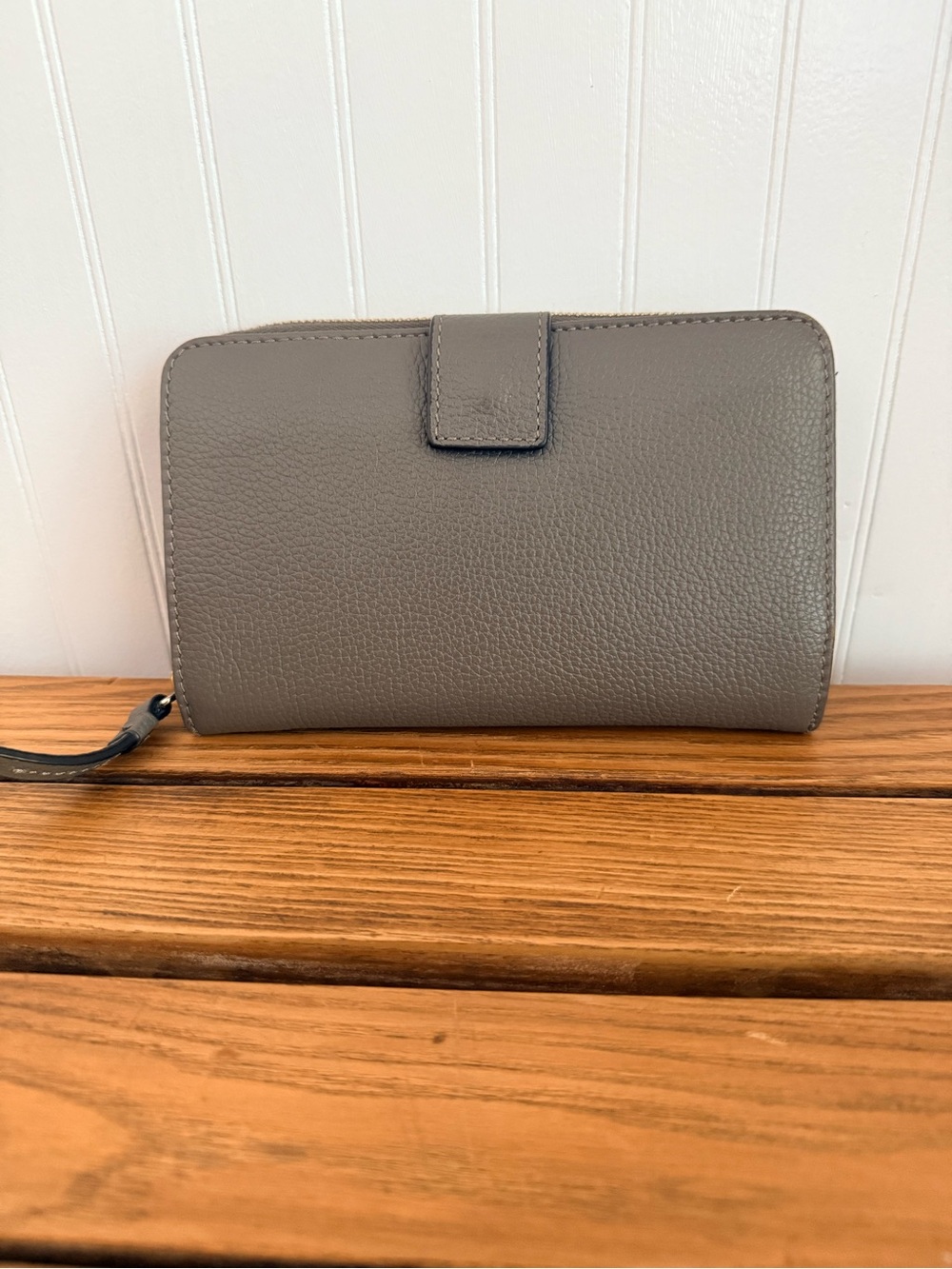 Dooney & Bourke Gray Pebbled Leather Zip Wallet with Gold Plaque - Picture 4 of 6